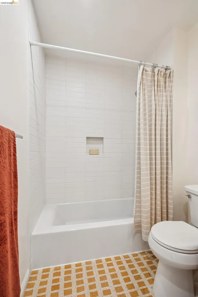 5439 Barrett Avenue El Cerrito CA 94530