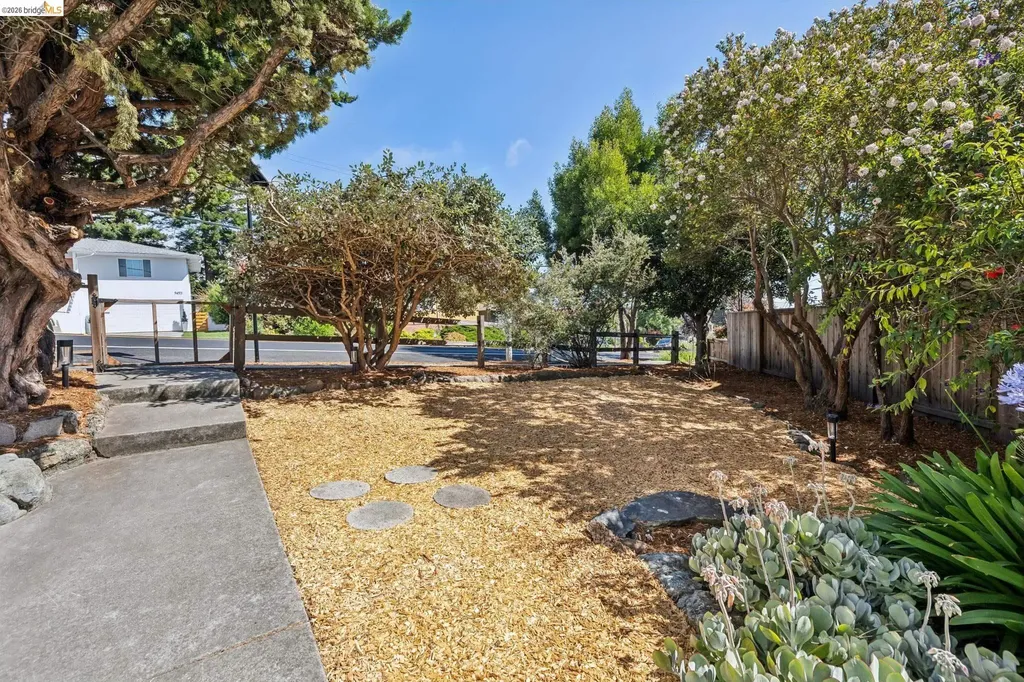 5439 Barrett Avenue El Cerrito CA 94530