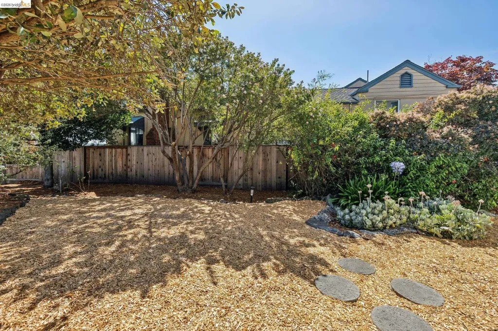 5439 Barrett Avenue El Cerrito CA 94530
