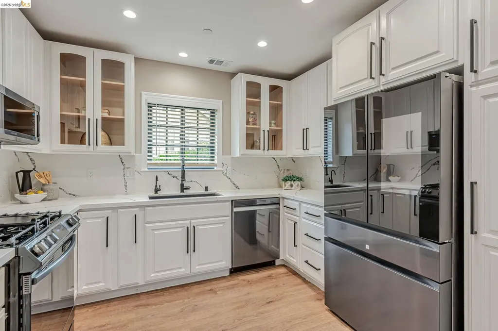 2443 13th Avenue Oakland CA 94606