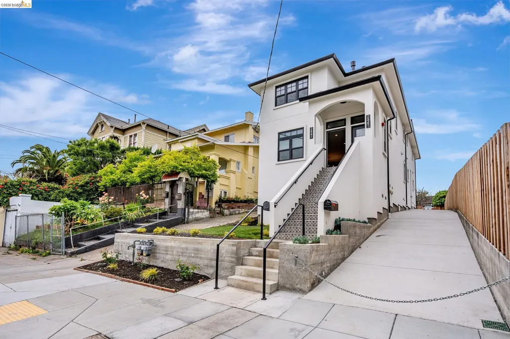 2443 13th Avenue Oakland CA 94606