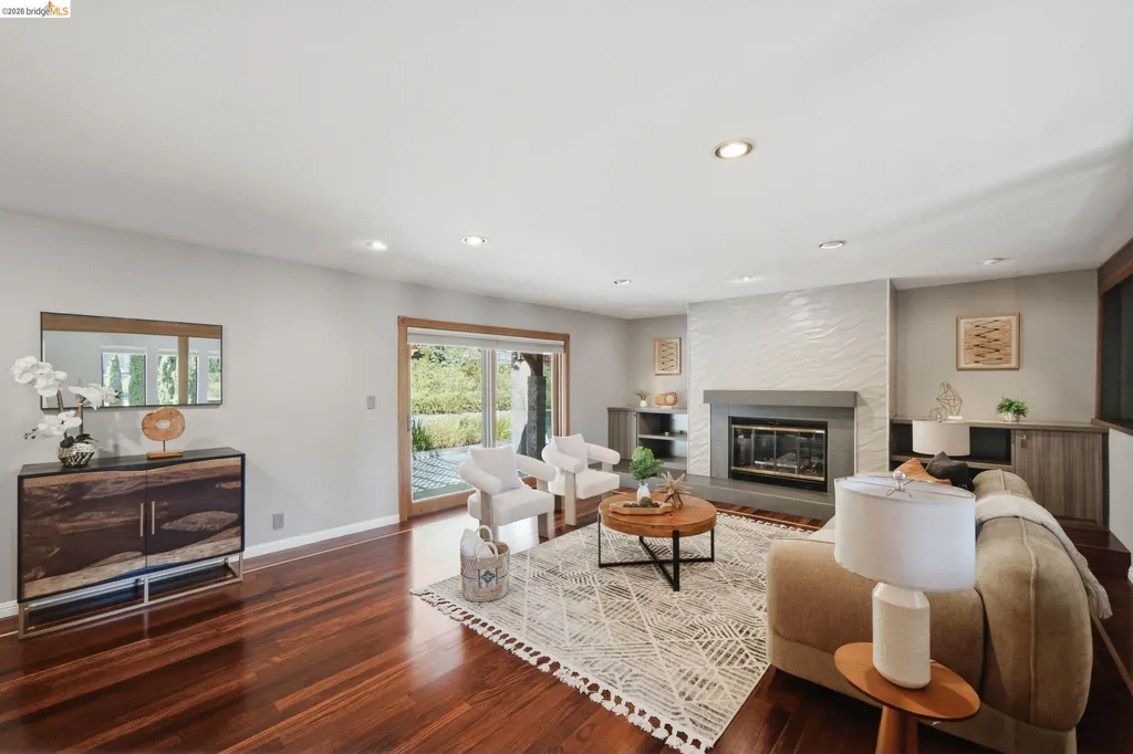 11133 Golf Links Road Oakland CA 94605