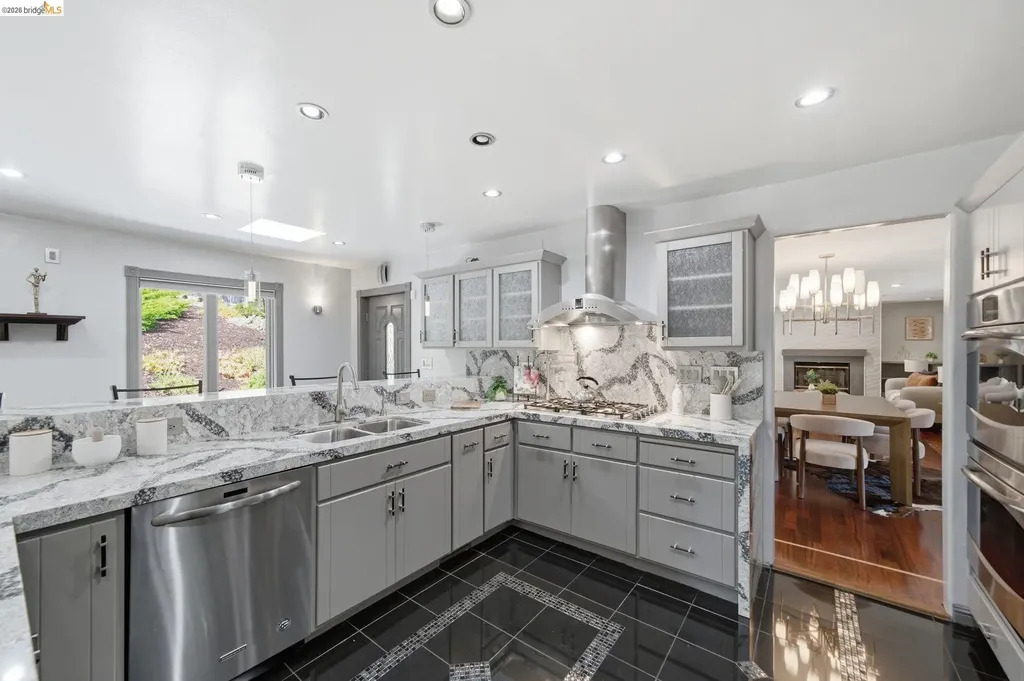11133 Golf Links Road Oakland CA 94605