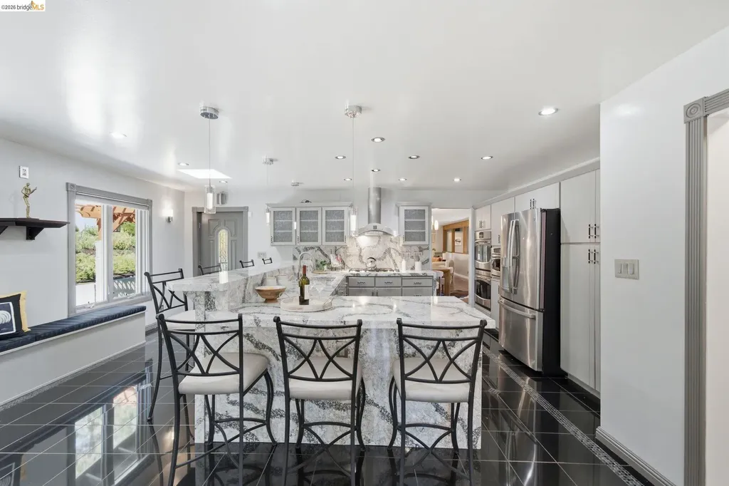 11133 Golf Links Road Oakland CA 94605