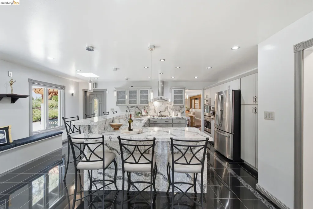 11133 Golf Links Road Oakland CA 94605