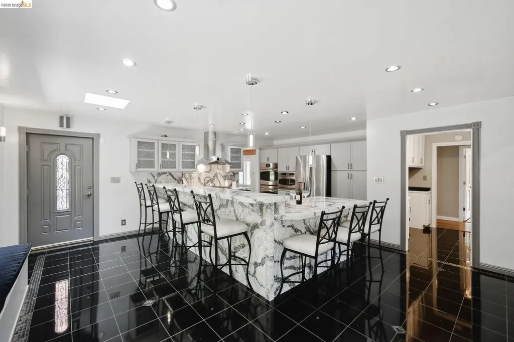 11133 Golf Links Road Oakland CA 94605