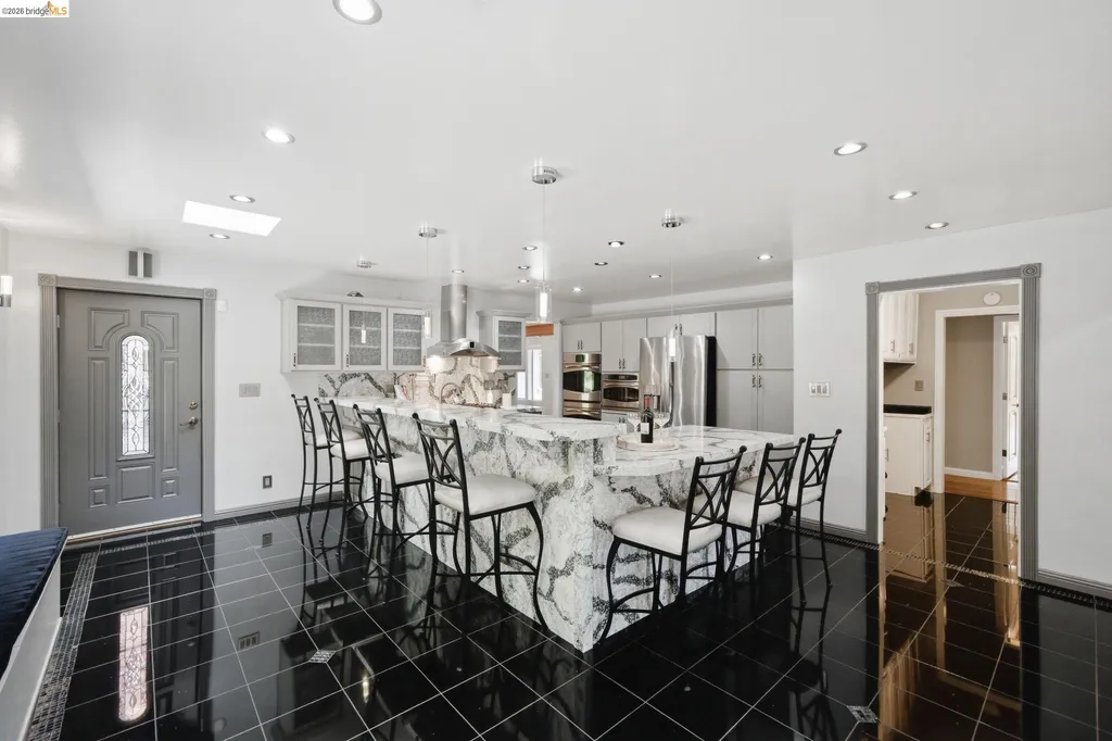 11133 Golf Links Road Oakland CA 94605