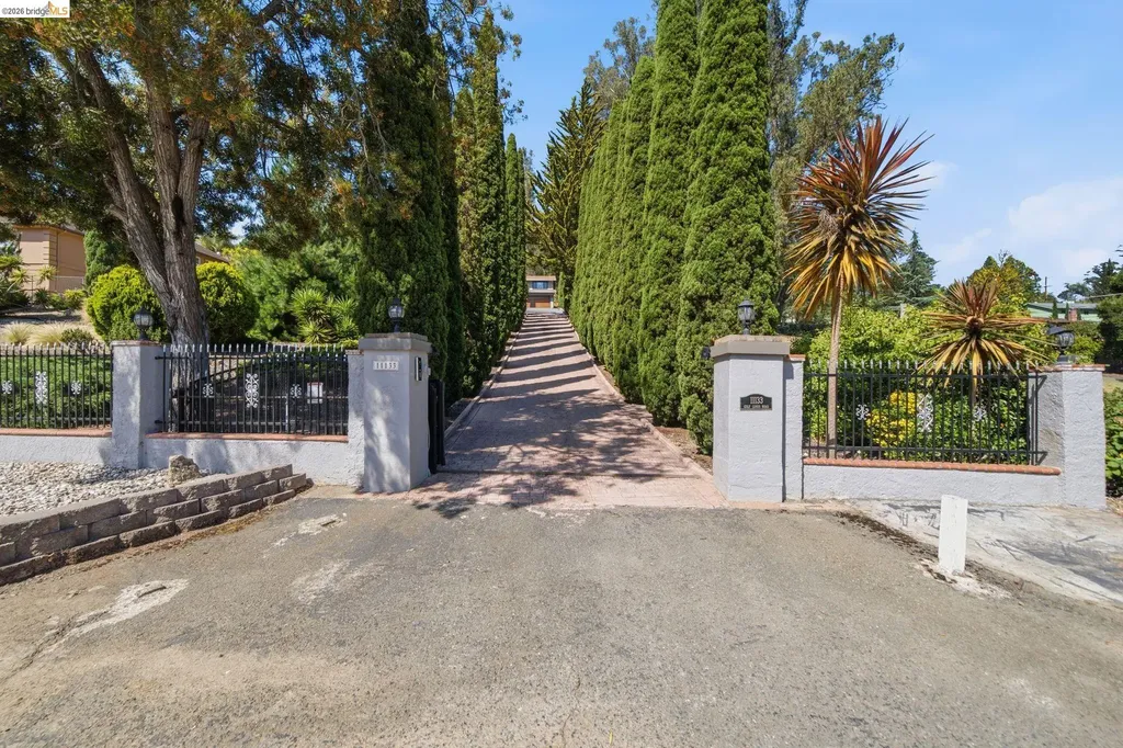 11133 Golf Links Road Oakland CA 94605