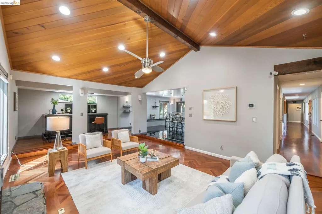 11133 Golf Links Road Oakland CA 94605