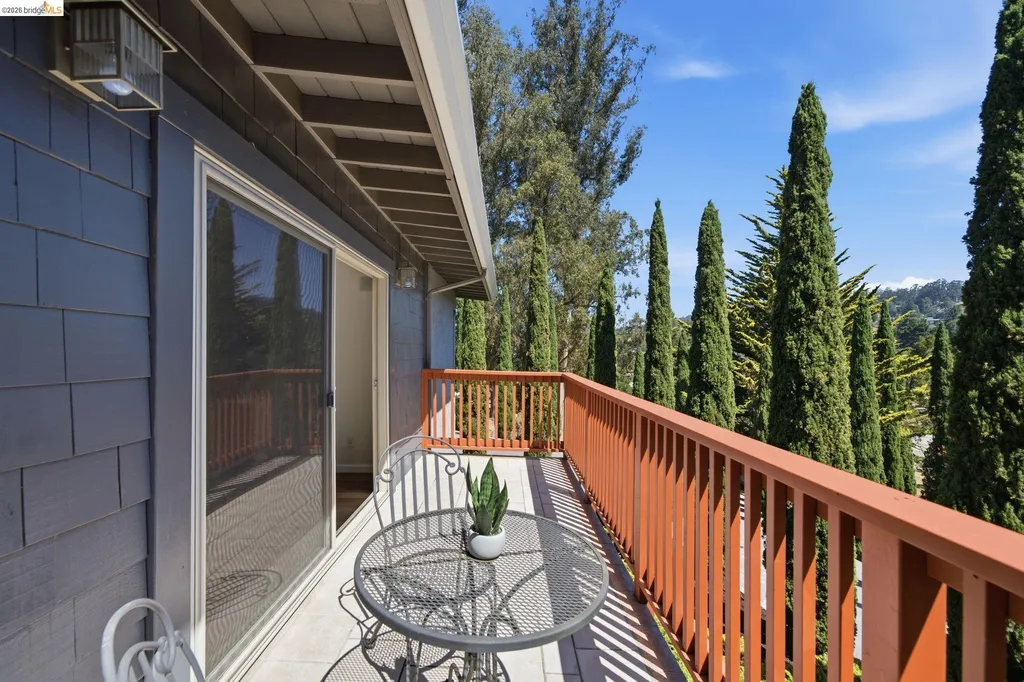 11133 Golf Links Road Oakland CA 94605
