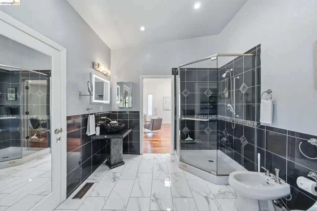 11133 Golf Links Road Oakland CA 94605