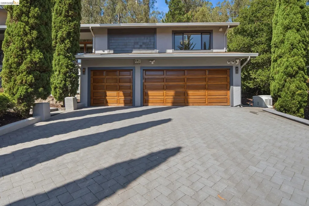 11133 Golf Links Road Oakland CA 94605