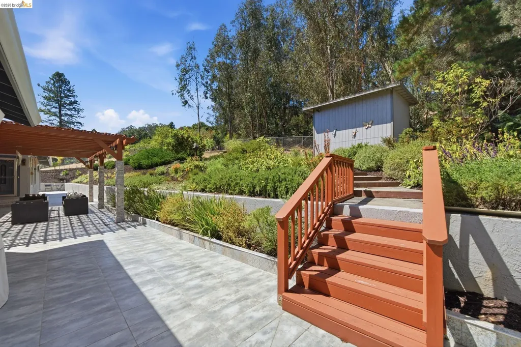 11133 Golf Links Road Oakland CA 94605