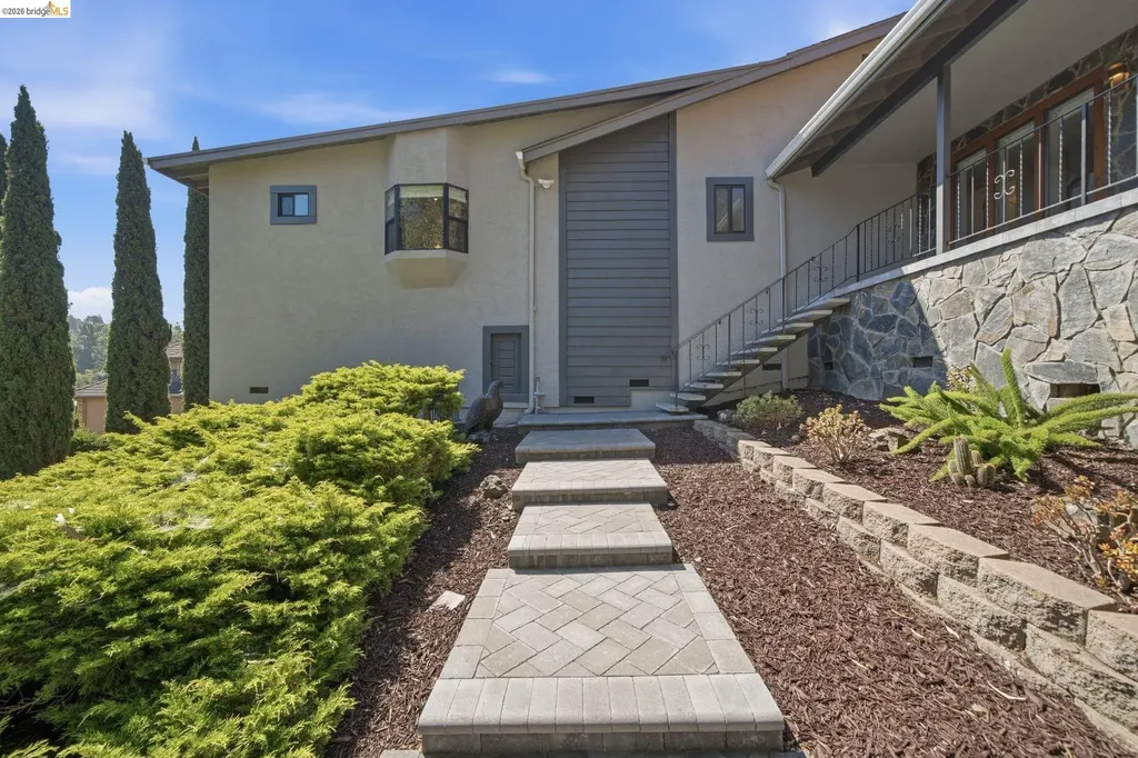 11133 Golf Links Road Oakland CA 94605