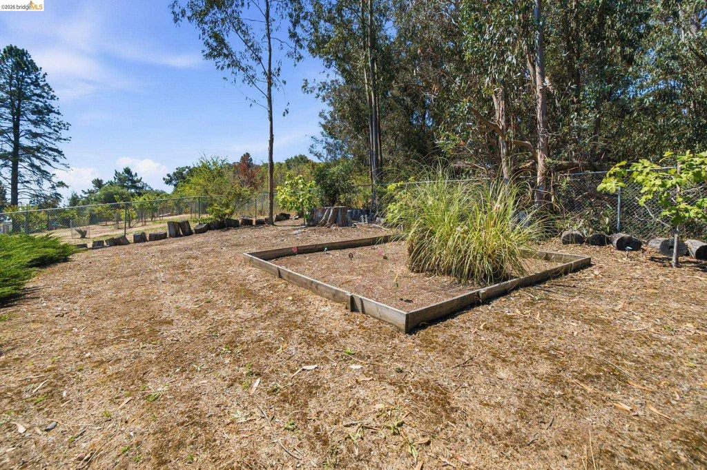 11133 Golf Links Road Oakland CA 94605