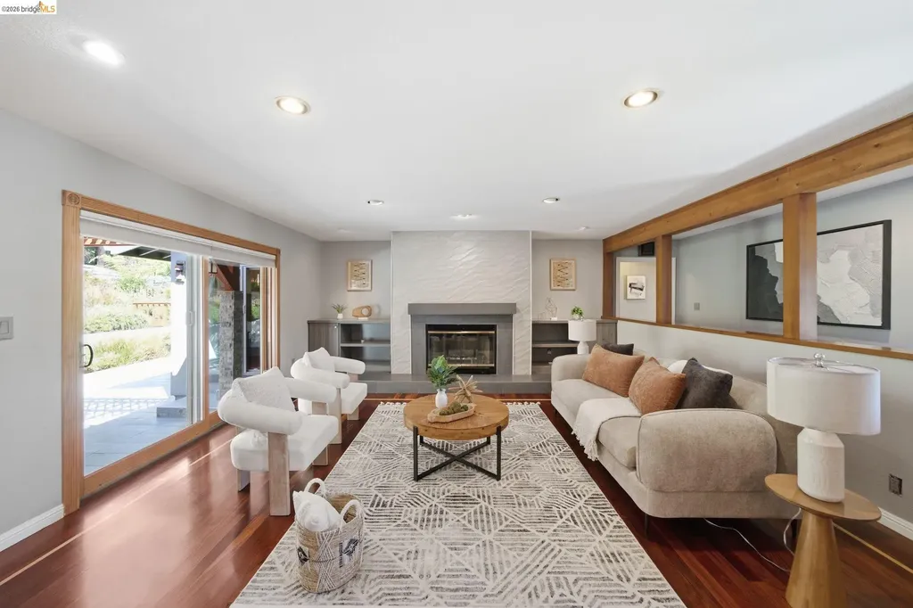 11133 Golf Links Road Oakland CA 94605