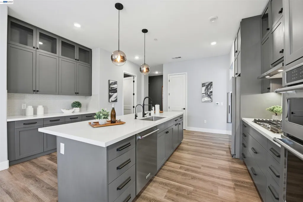 2339 Kinetic Common Fremont CA 94539