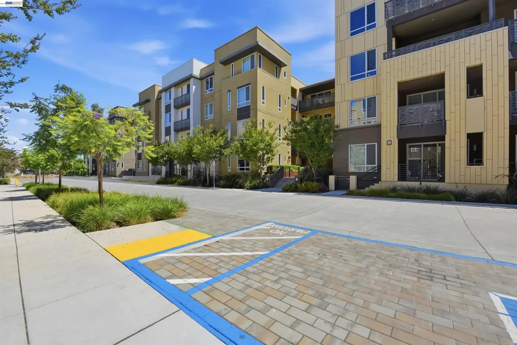 2339 Kinetic Common Fremont CA 94539