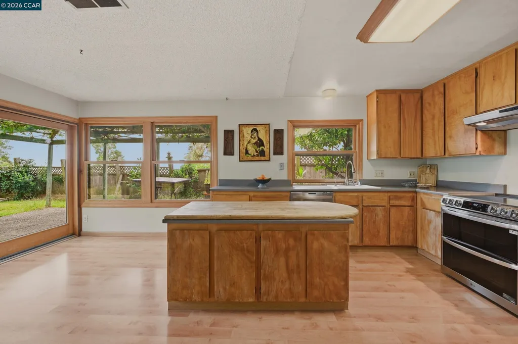 104 Gill Way Benicia CA 94510