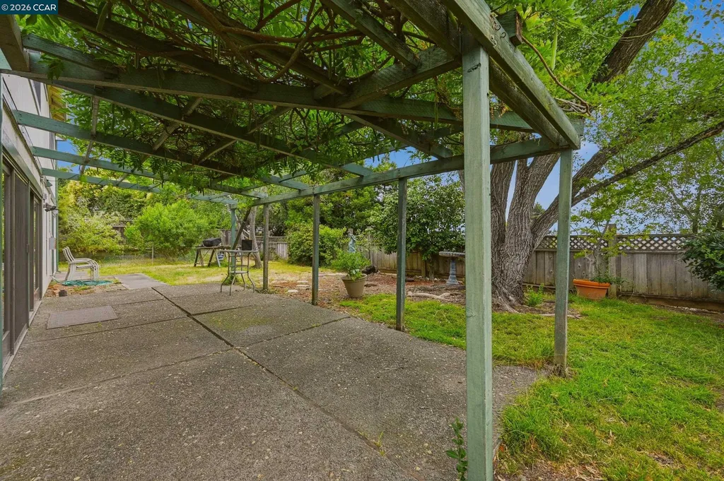 104 Gill Way Benicia CA 94510