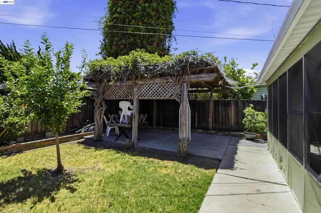 4426 Sacramento Avenue Fremont CA 94538