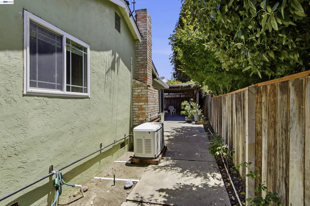 4426 Sacramento Avenue Fremont CA 94538