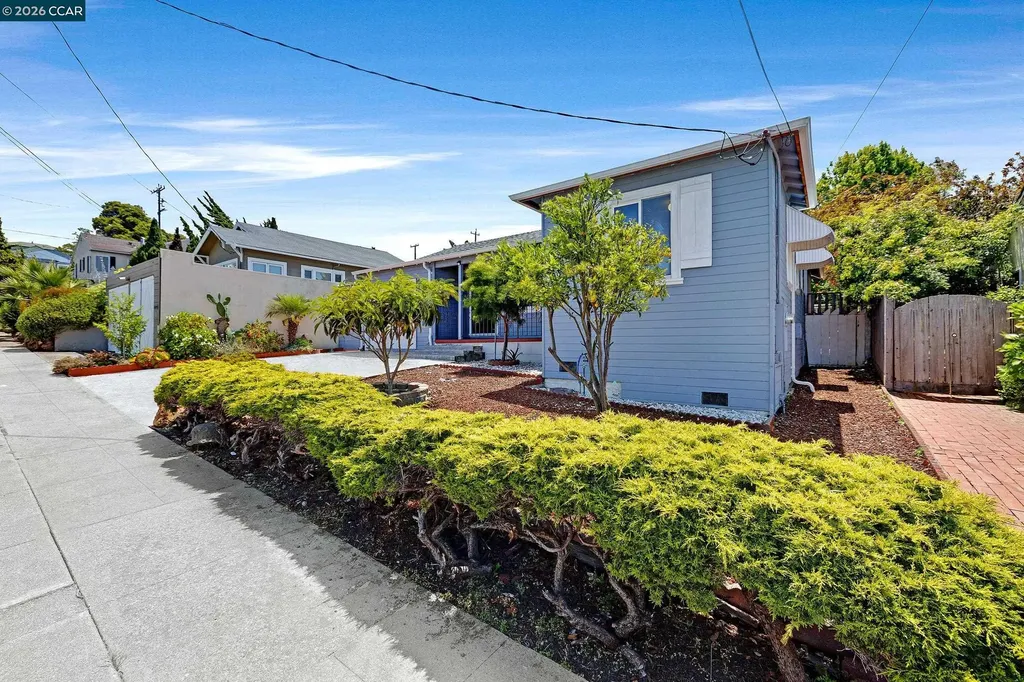 5512 Santa Cruz Avenue Richmond CA 94804