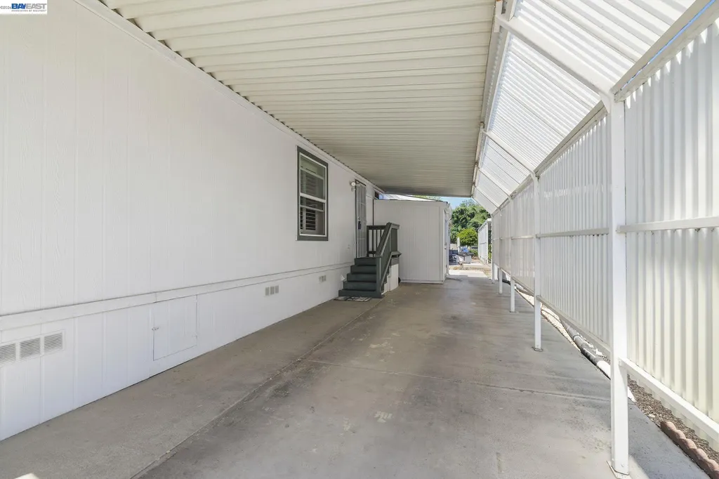3263 Vineyard Ave., #16 Pleasanton CA 94566