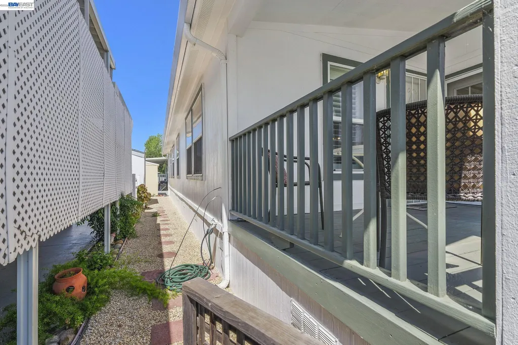 3263 Vineyard Ave., #16 Pleasanton CA 94566
