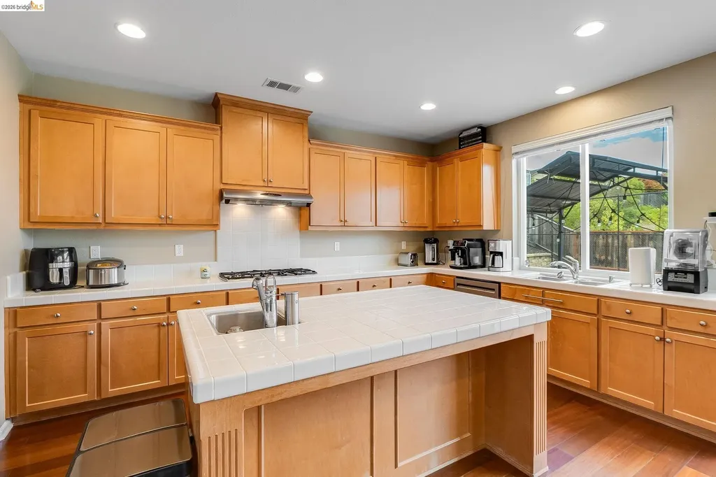 417 Mcallister Drive Benicia CA 94510