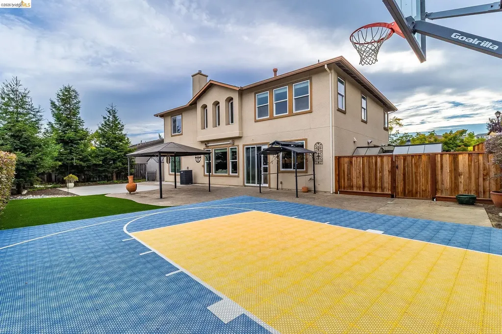 417 Mcallister Drive Benicia CA 94510