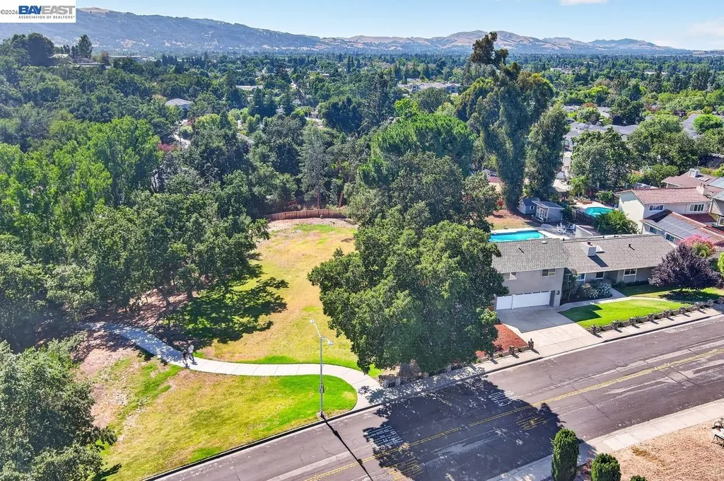 495 Adams Way Pleasanton CA 94566