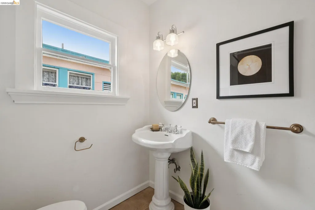 391 51st Street Oakland CA 94609