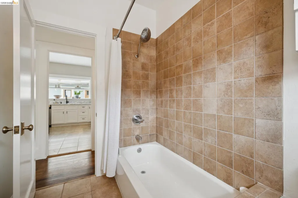 391 51st Street Oakland CA 94609