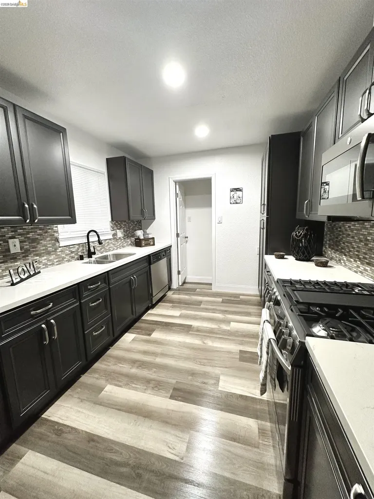 7724 Crest Avenue Oakland CA 94605