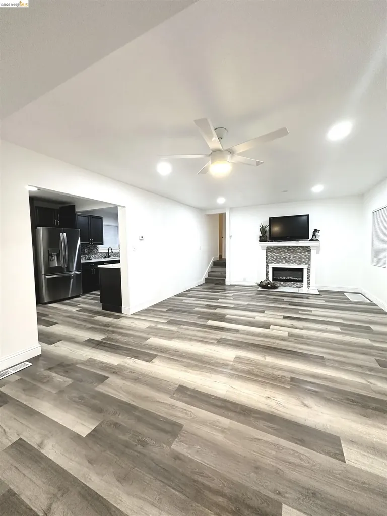7724 Crest Avenue Oakland CA 94605