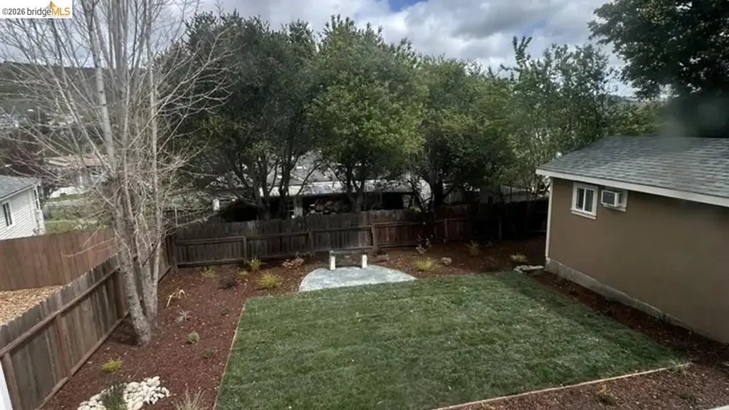 7724 Crest Avenue Oakland CA 94605