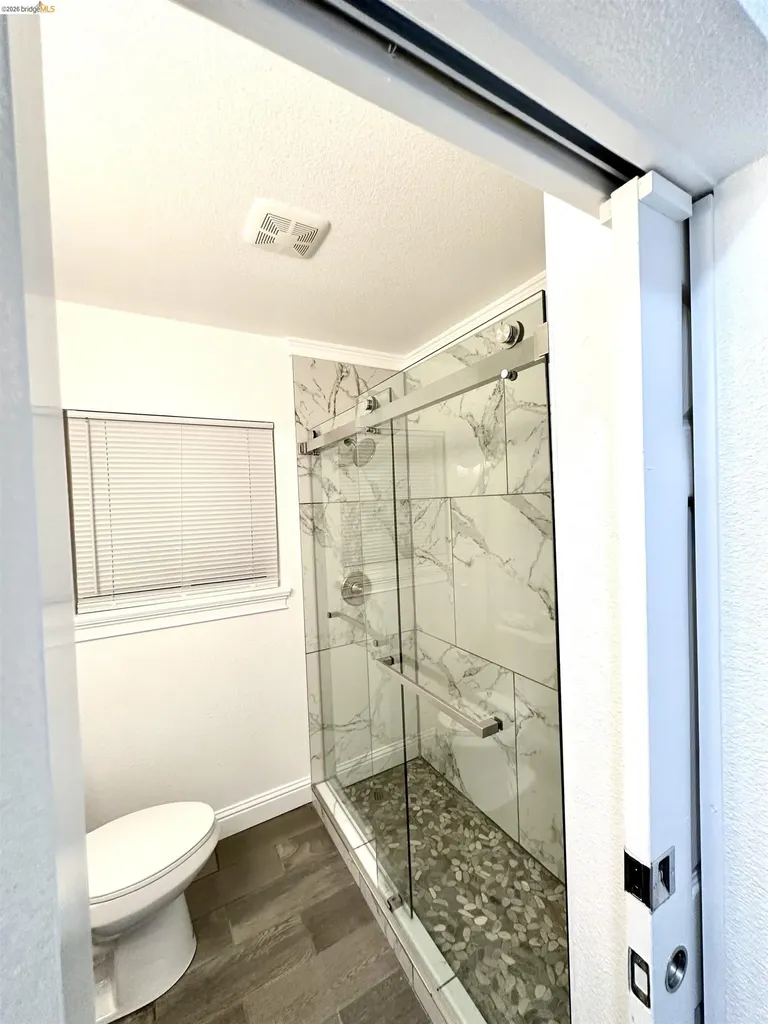 7724 Crest Avenue Oakland CA 94605