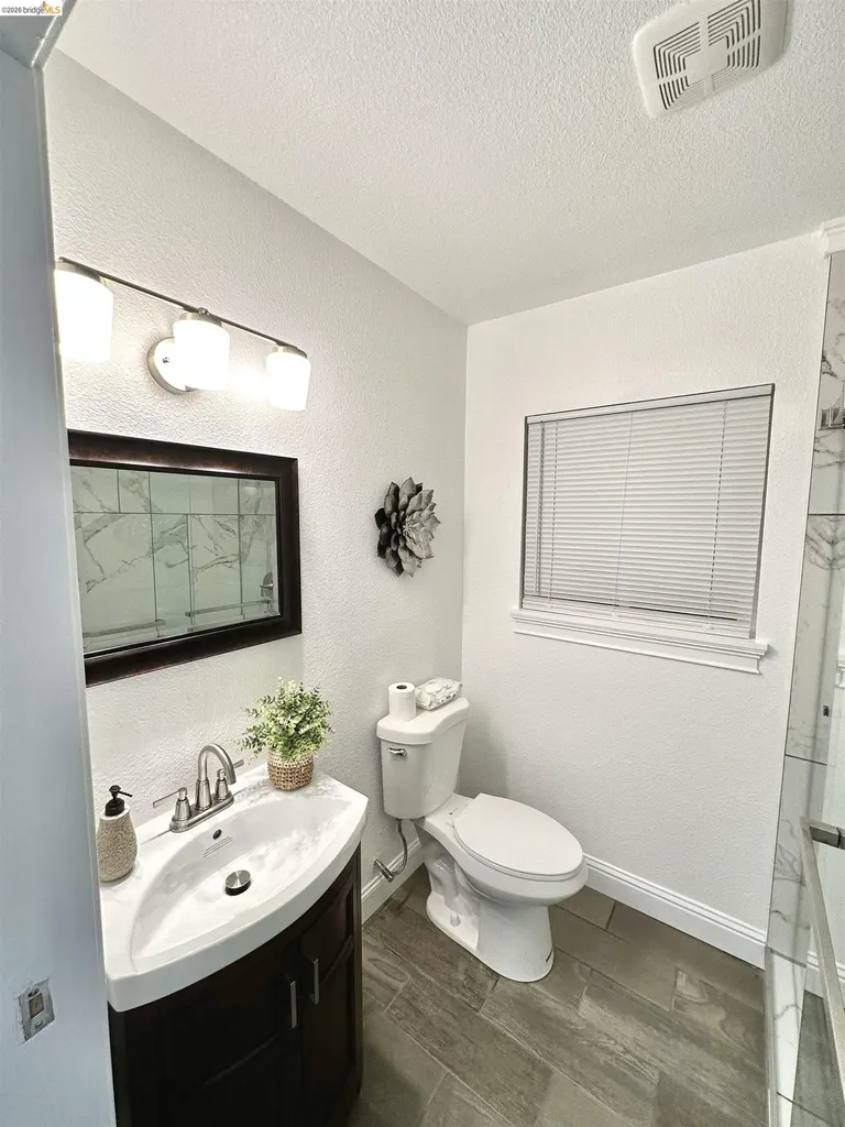 7724 Crest Avenue Oakland CA 94605