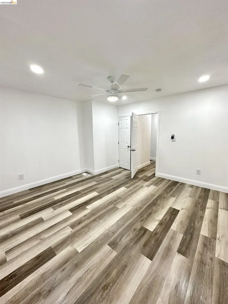 7724 Crest Avenue Oakland CA 94605