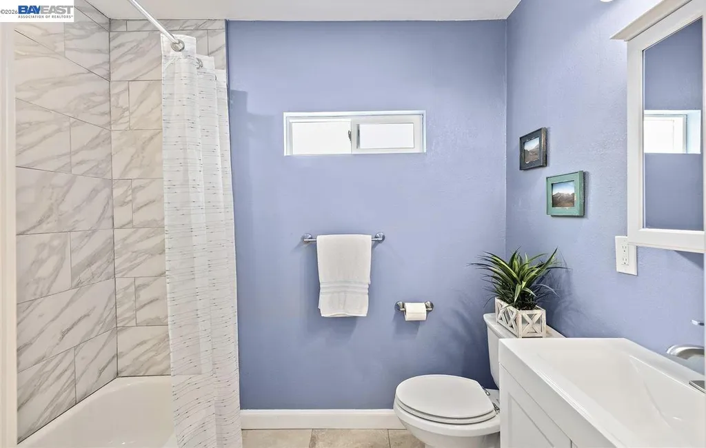 2253 Warner Avenue Oakland CA 94603