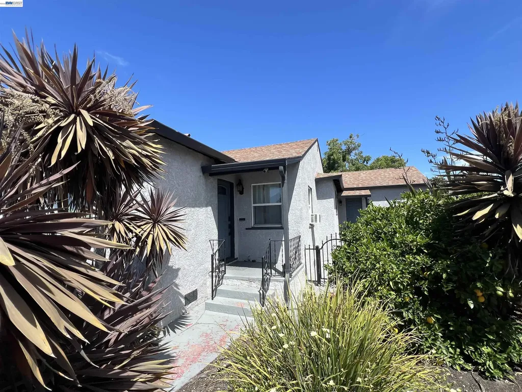 2253 Warner Avenue Oakland CA 94603