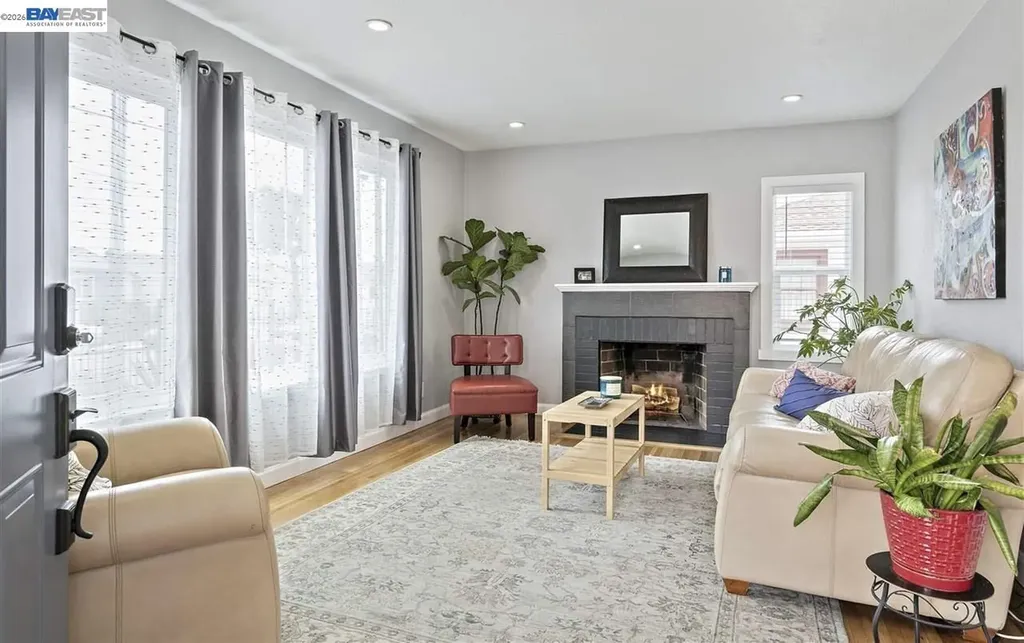 2253 Warner Avenue Oakland CA 94603