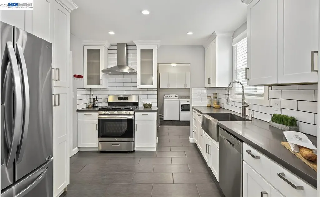 2253 Warner Avenue Oakland CA 94603