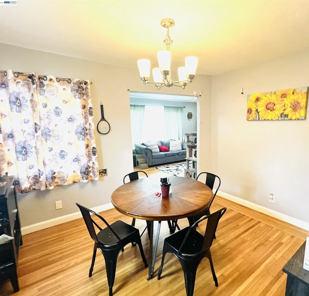 2253 Warner Avenue Oakland CA 94603
