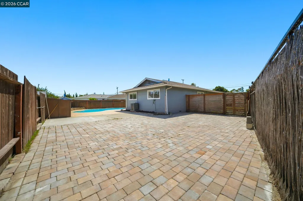 1 Lake Circle Antioch CA 94509
