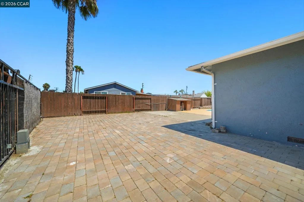 1 Lake Circle Antioch CA 94509