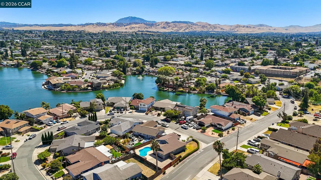 1 Lake Circle Antioch CA 94509
