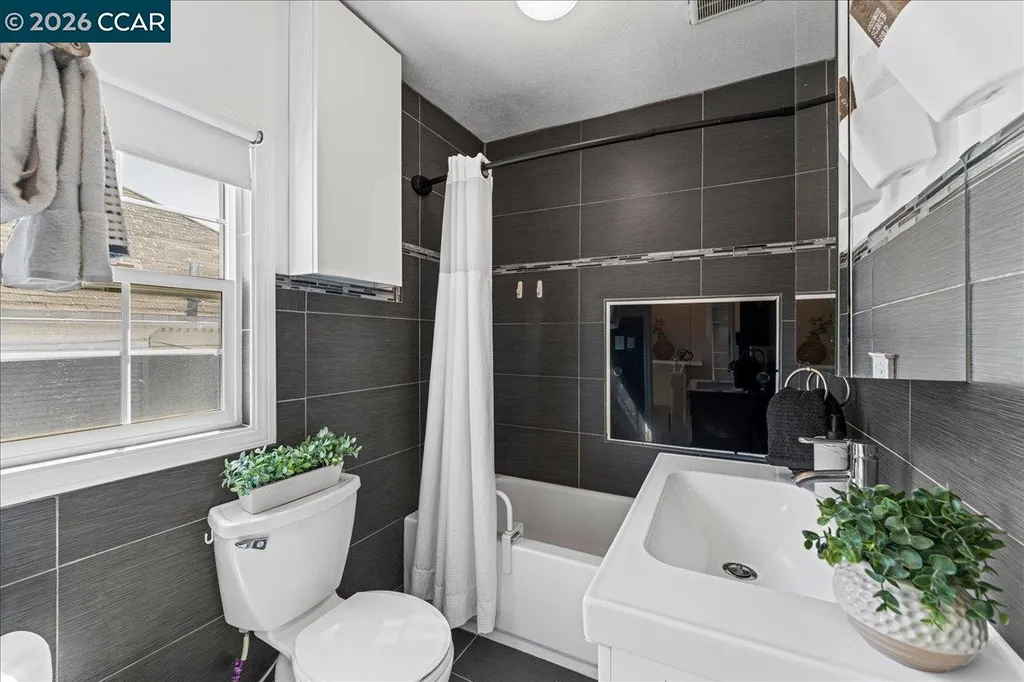 1538 Russell Street Berkeley CA 94703