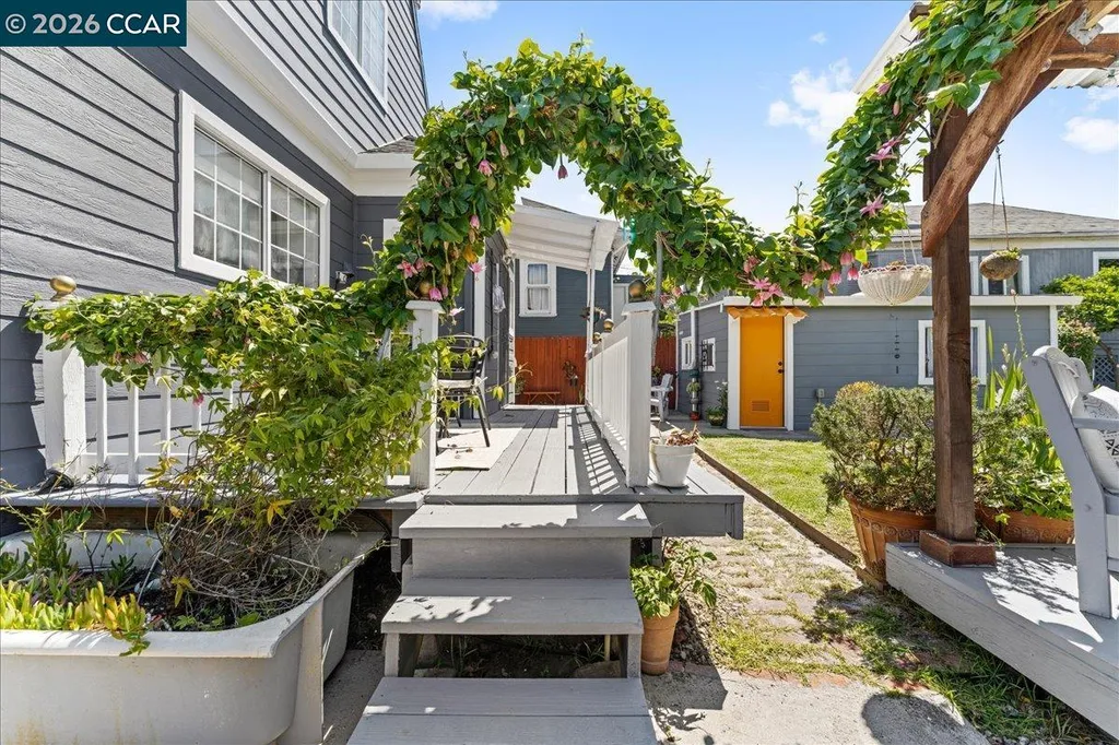 1538 Russell Street Berkeley CA 94703